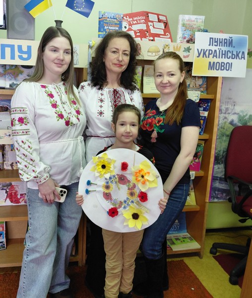 Мовно-патріотична акція «Квітковий віночок для мови»